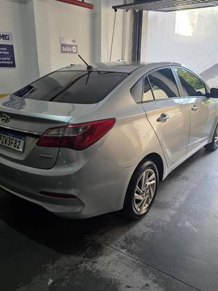 HYUNDAI HB20S 1.6 COMFORT PLUS 16V FLEX 4P AUTOMÁTICO